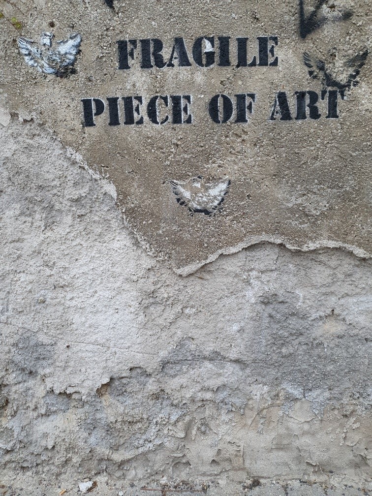STREETART IKEBANA – FRAGILE PIECE OF ART